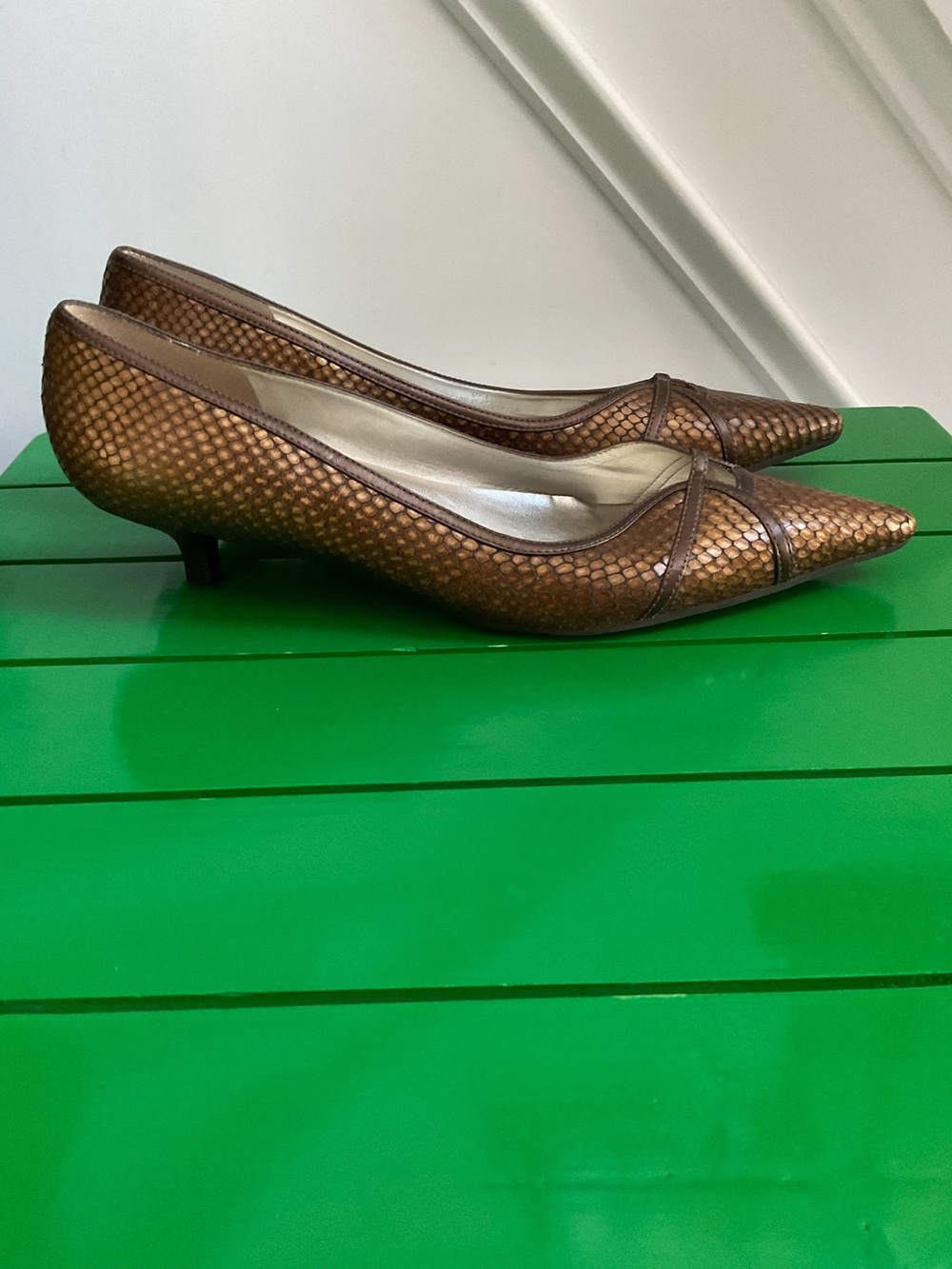 Talbots Kitten Bronze Textured Pointed-Toe Kitten Heel Pumps Size 9.5
